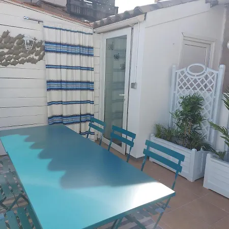 Centre-ville- 70m2 Climatise -grande Terrasse - 6 P - Dans Maison - Entree Independante - Louable De Samedi A Samedi L'ete